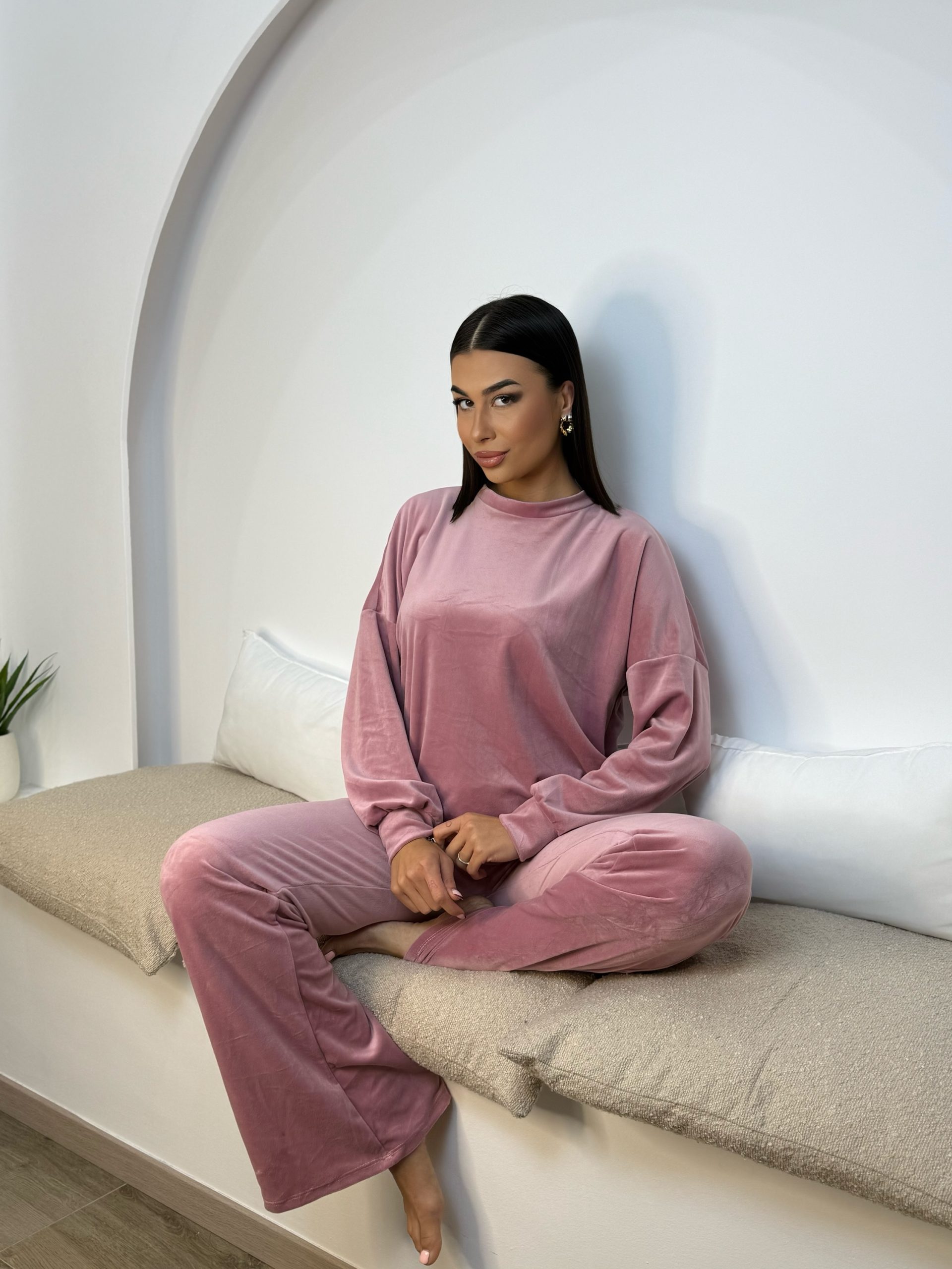 img_1428-2 Velvet Λαιμοκοψη Set Σάπιο μήλο - Image 1