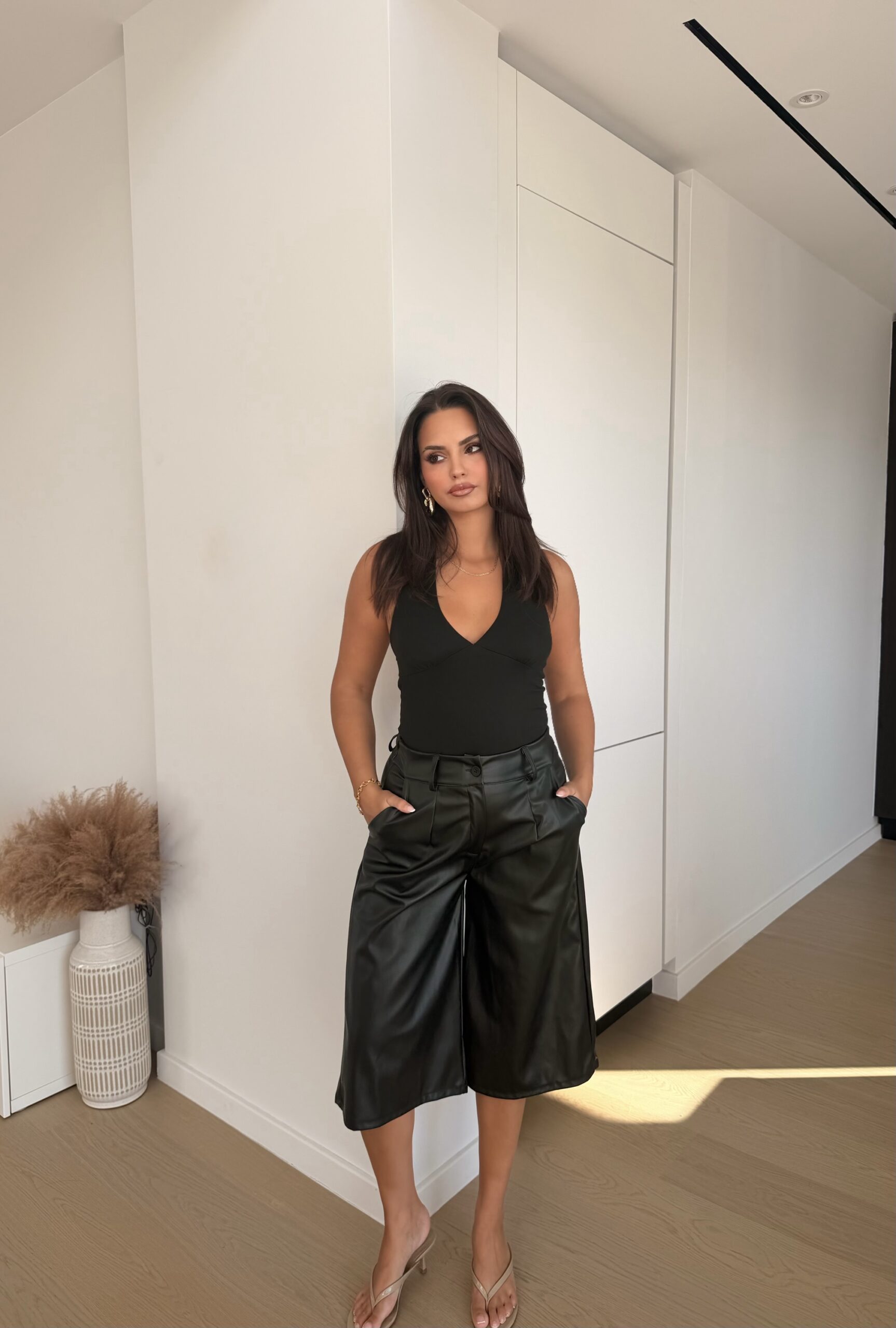 img_0614-3 Roxy Leather Βερμούδα Μαύρο - Image 1